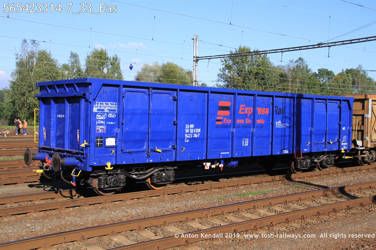565423314-7_33_Eas.JPG